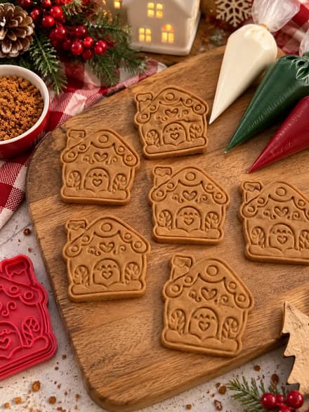 Casinhas de biscoito Biscoff de Natal prontas para vender